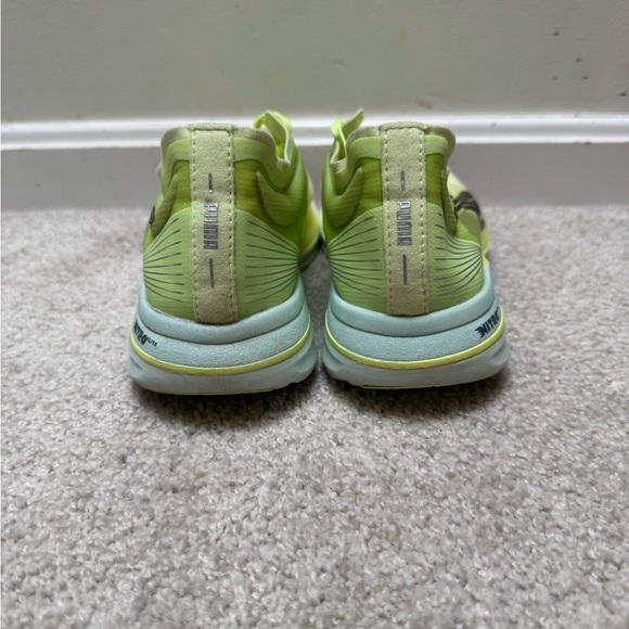 Puma Deviate Nitro Elite Women’s Carbon Plated Running Shoes - Picture 3 of 7